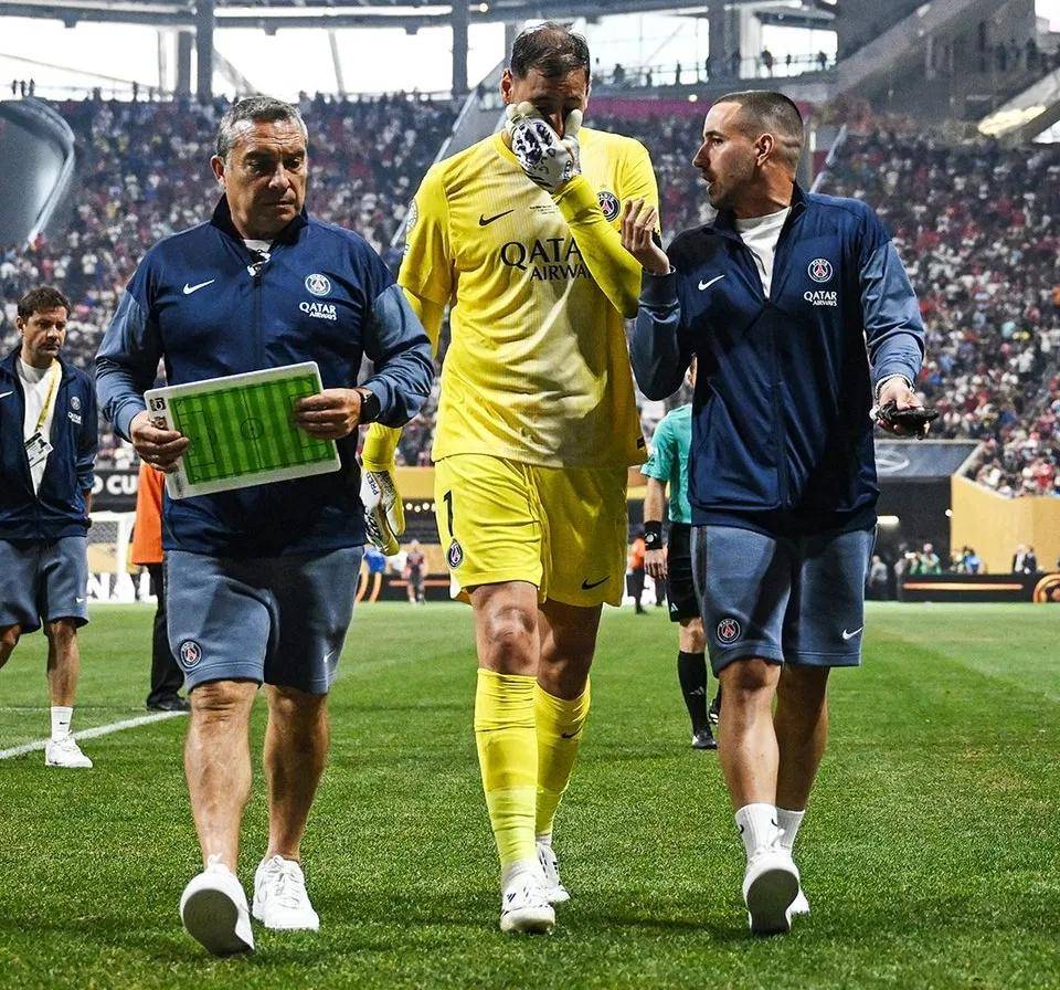 巴黎圣日耳曼巨星伤愈复出即破门，全场球迷沸腾，各种增加.