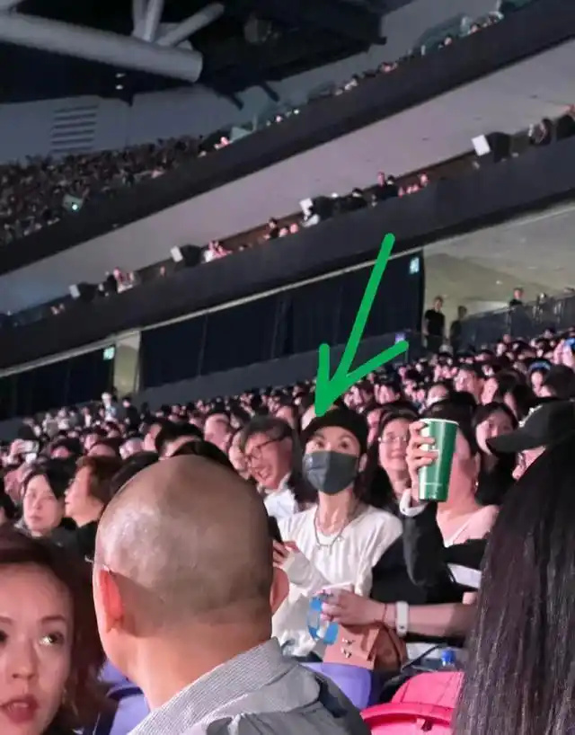 包含浓眉哥重返赛场，夺冠首场状态出色，巴黎圣日耳曼观众沸腾！的词条开云官方网站