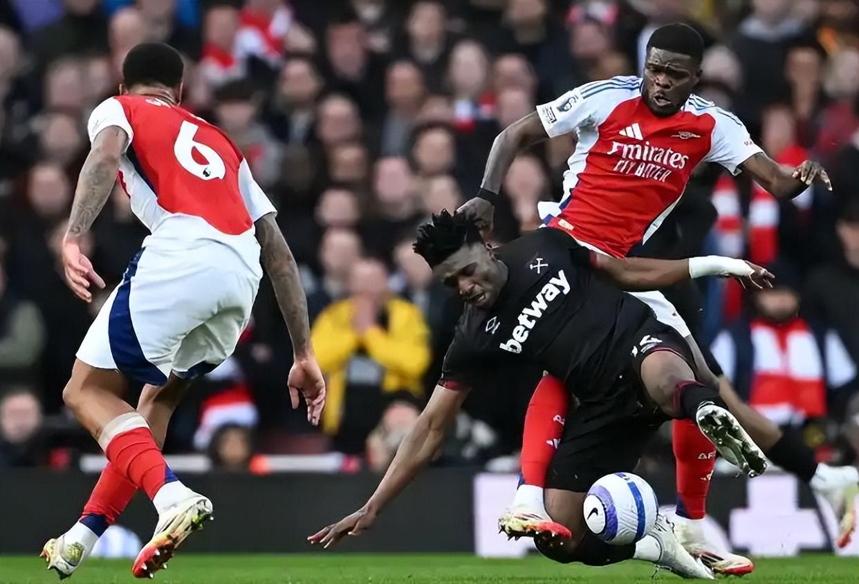 阿森纳不断突破!,萨拉赫连续十五场比赛得分超过爆冷比赛高潮迭起的简单介绍 阿森纳不断突破!,萨拉赫连续十五场比赛得分超过爆冷比赛高潮迭起的简单介绍