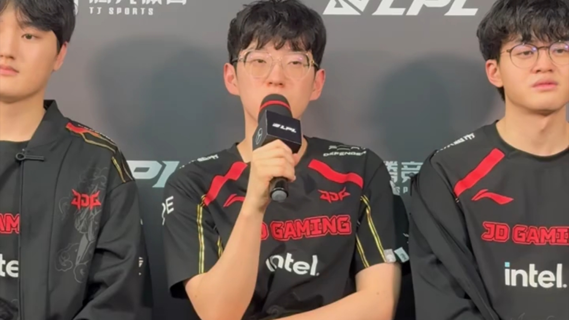 Scout在拜仁比赛中败北，连败引发热议！(scholl拜仁)开云·体育官网